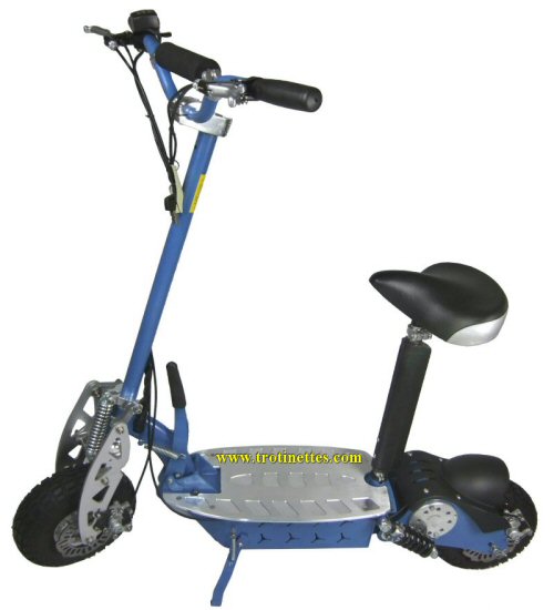 Vue c�t� conducteur de la trottinette electrique BLADZ-800W